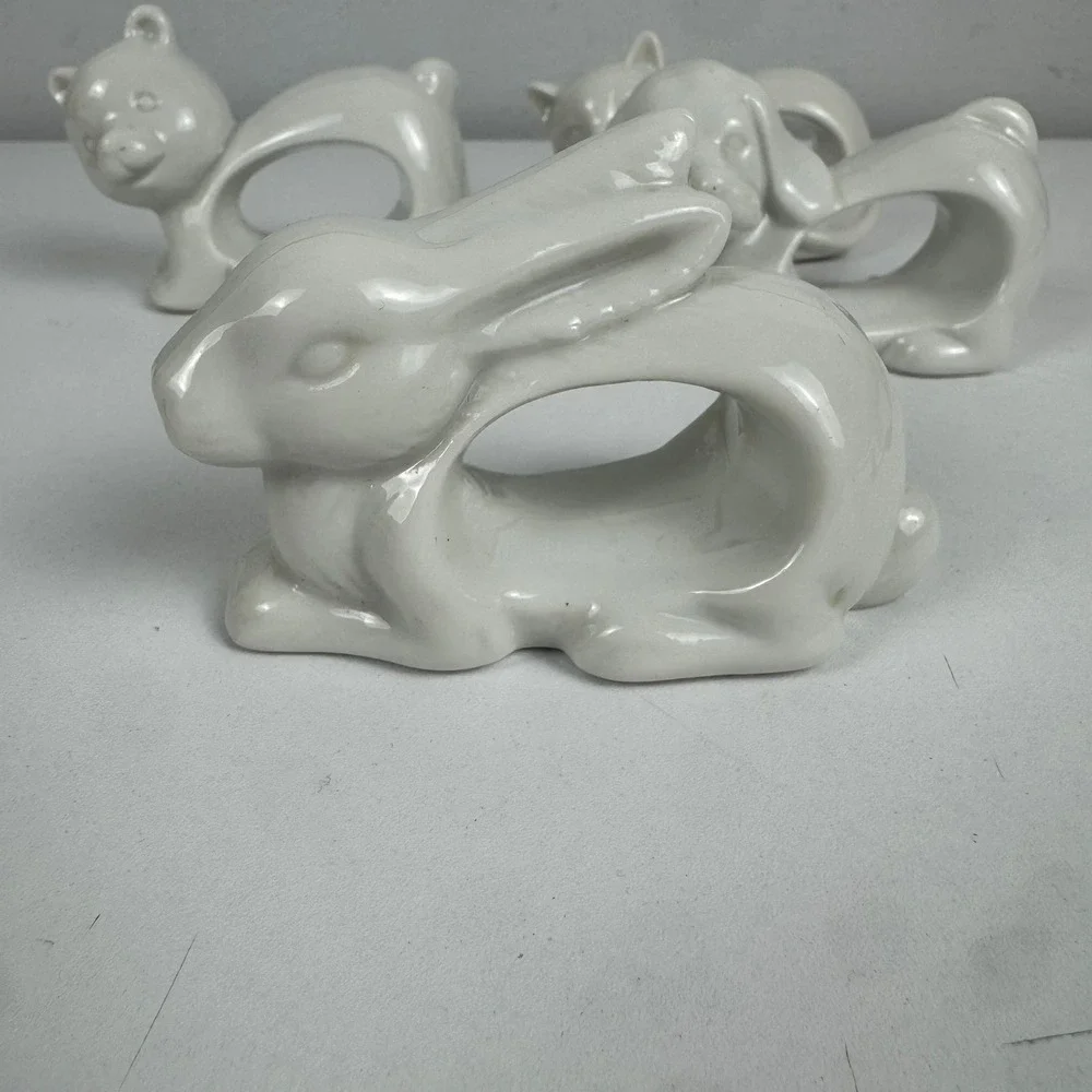 Vtg White Ceramic Animal Napkin Rings‎ Set of 4 Bear Cat Rabbit Dog whimsical